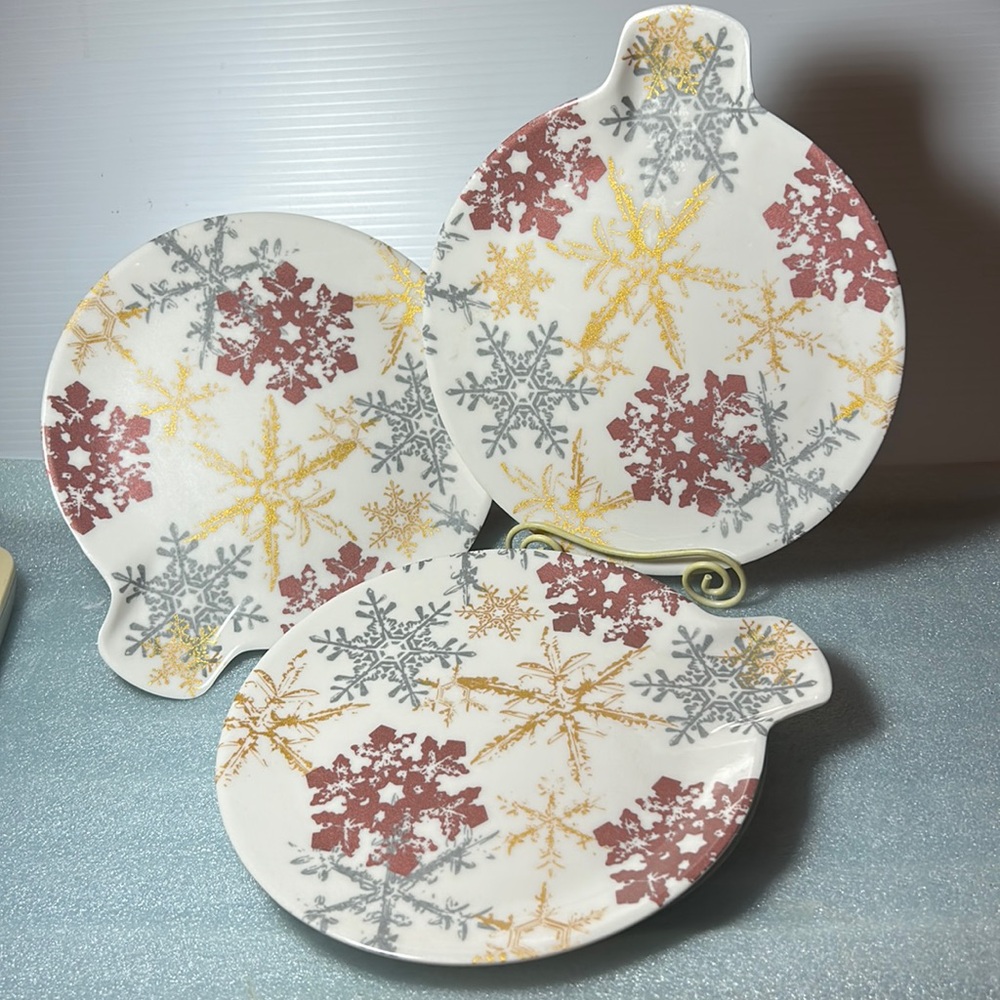 Ornament Shaped Snack Christmas Plates